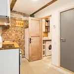 Neat Little Studio With Free Parking